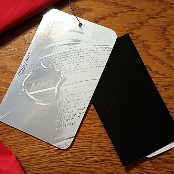 Calgary Flames NHL windbreaker sz M - Picture 8 of 8